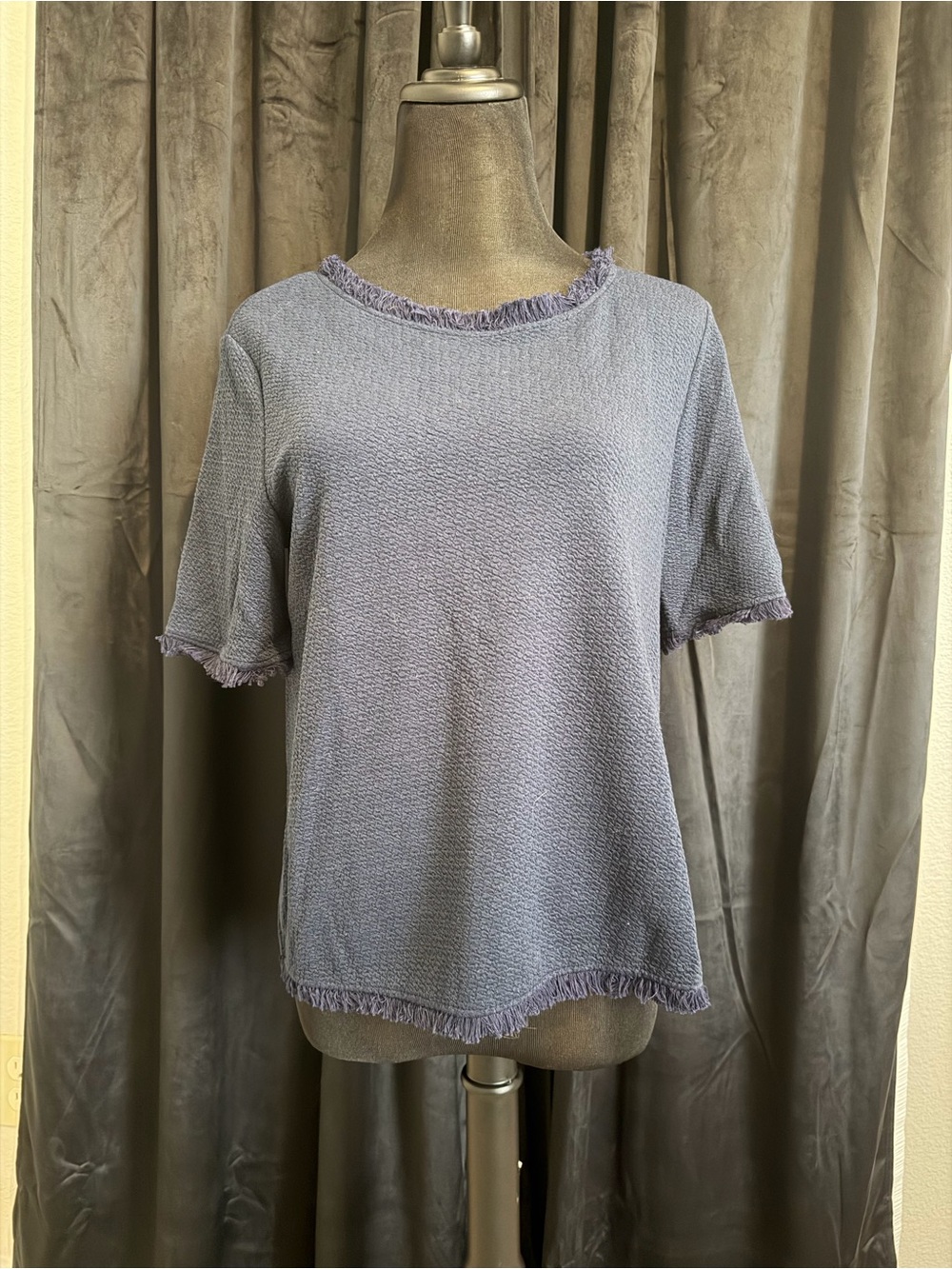 Green Envelope Frayed-Trim Short Sleeve Knit Top - Light Blue